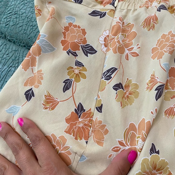 Crop and skirt Set - Picture 8 of 9